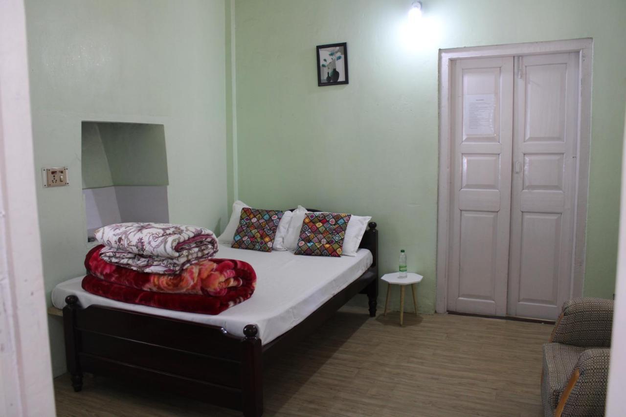 Harry'S Bed And Breakfast1 Шиллонг Екстер'єр фото